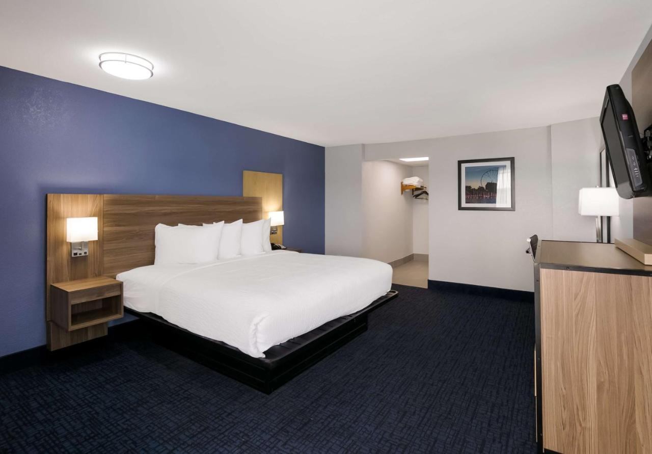 Surestay Plus By Best Western Пиджен Фордж Екстериор снимка