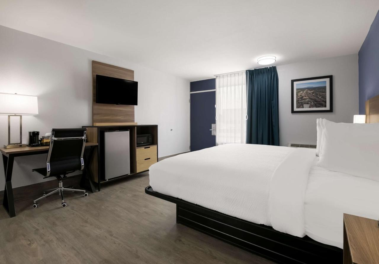 Surestay Plus By Best Western Пиджен Фордж Екстериор снимка