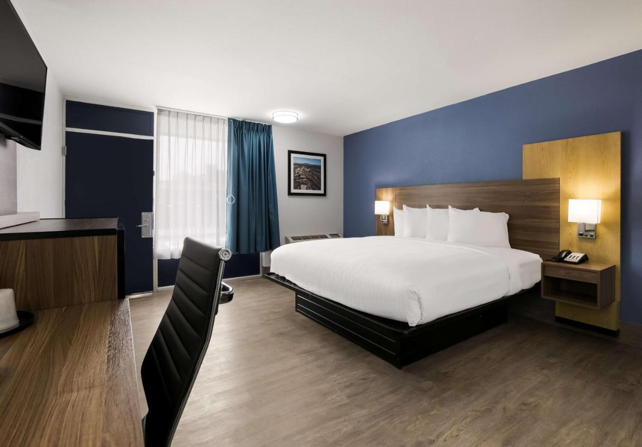 Surestay Plus By Best Western Пиджен Фордж Екстериор снимка
